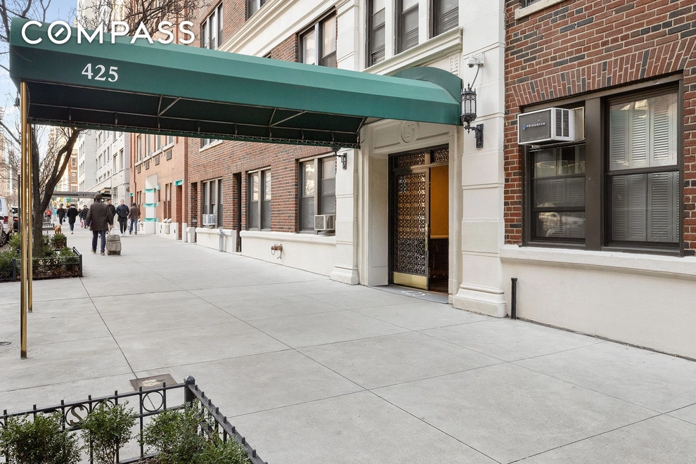 425 Mgmt Corp. at 425 East 86th Street, New York, NY 10028 Sales