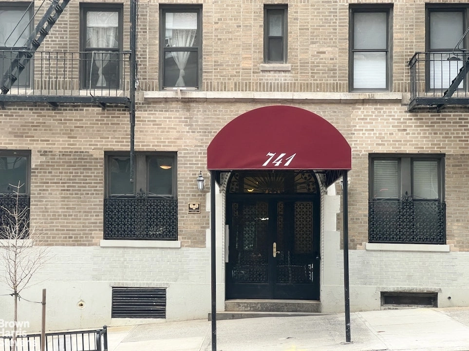 Photo of 741 West End Avenue, New York, NY 10025