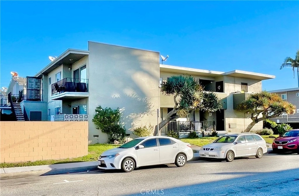 Unit for sale at 4755 W Broadway, Hawthorne, CA 90250