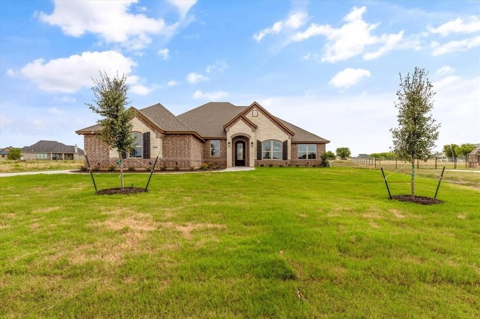 Unit for sale at 4008 Flat Top Court, Weatherford, TX 76087