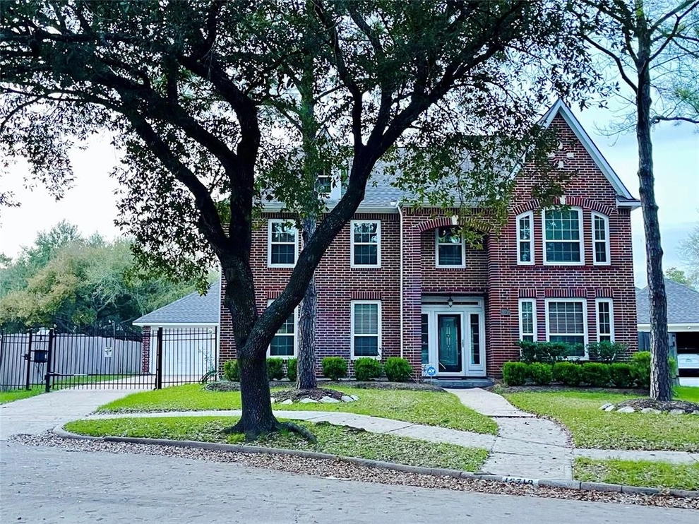 Unit for sale at 16718 Chestnut Meadow Court, Sugar Land, TX 77479