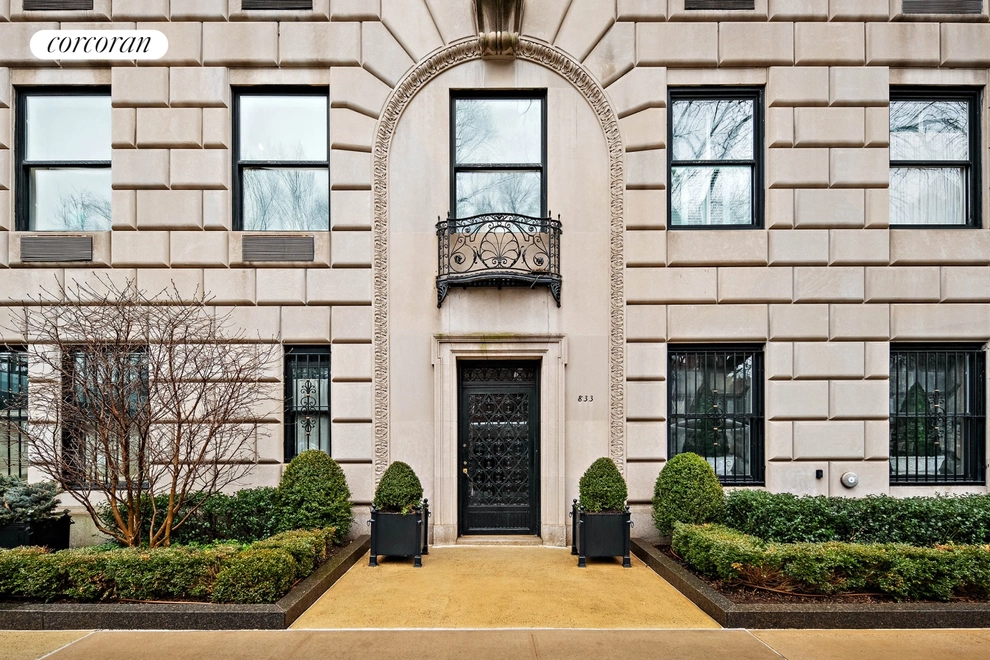 Unit for sale at 834 5TH Avenue, Manhattan, NY 10065