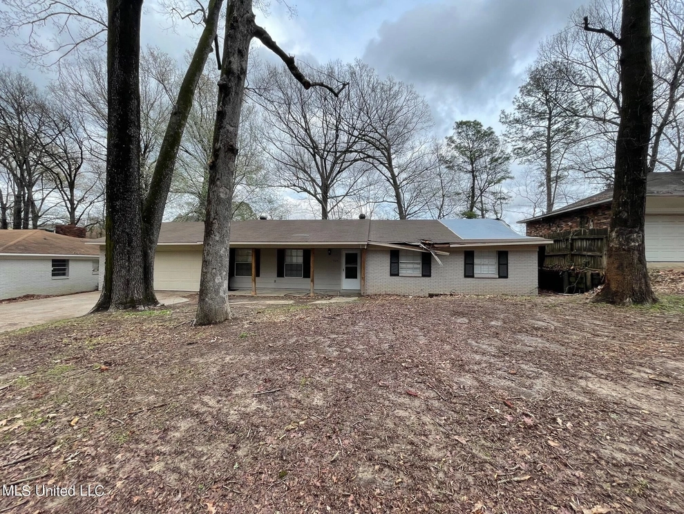 Unit for sale at 1015 Tanglewood Drive, Clinton, MS 39056
