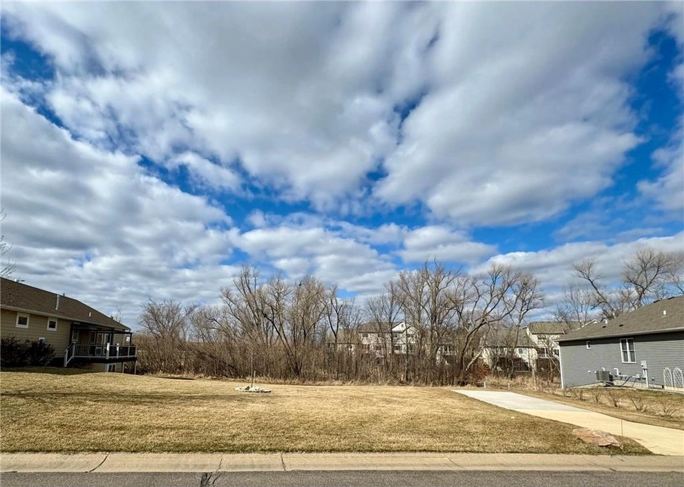 Unit for sale at 1629 Independence Drive, Northfield, MN 55057