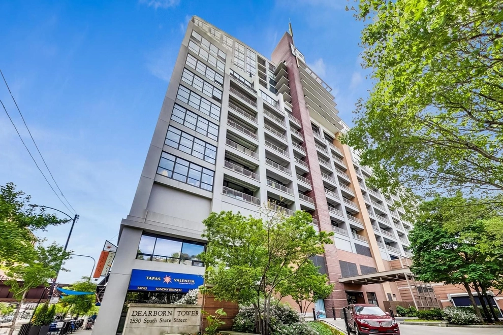 Unit for sale at 1530 S State Street, Chicago, IL 60605