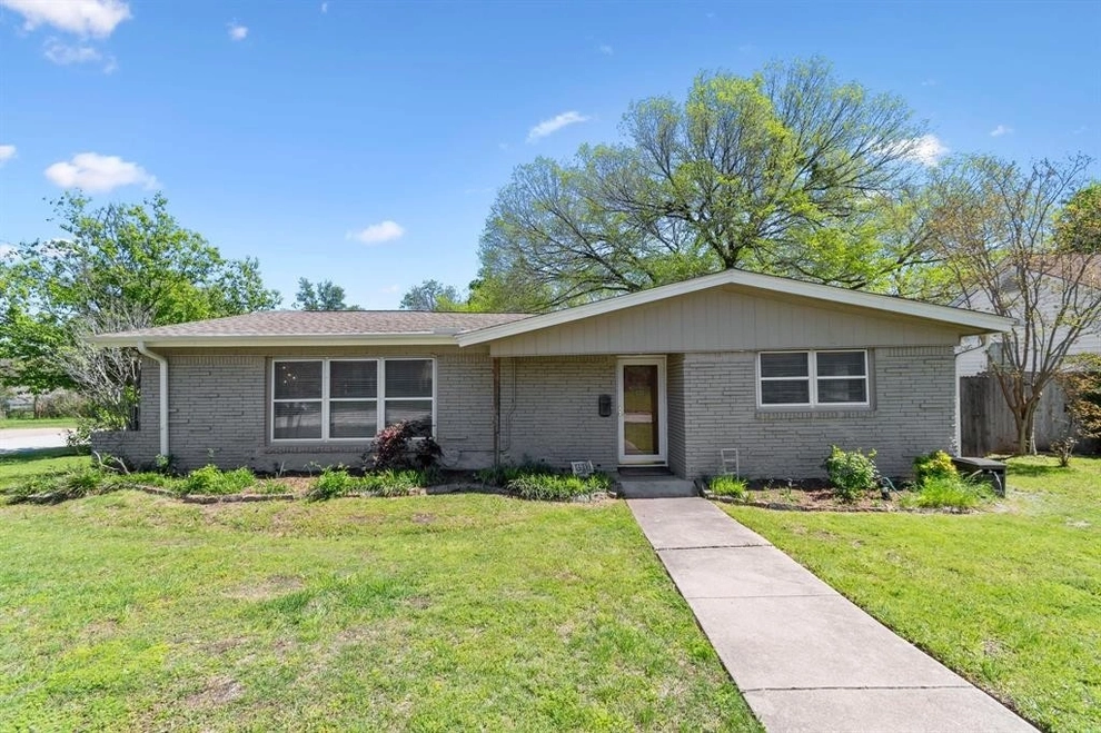 Unit for sale at 4917 Overton Avenue, Fort Worth, TX 76133