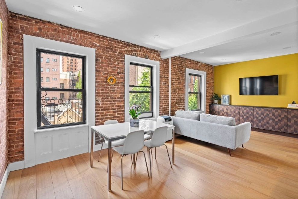 Unit for sale at 170 W 89th Street, Manhattan, NY 10024