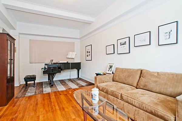 Unit for sale at 304 W 75th St, Manhattan, NY 10023