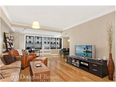 Unit for sale at 220 E 54th St, Manhattan, NY 10022
