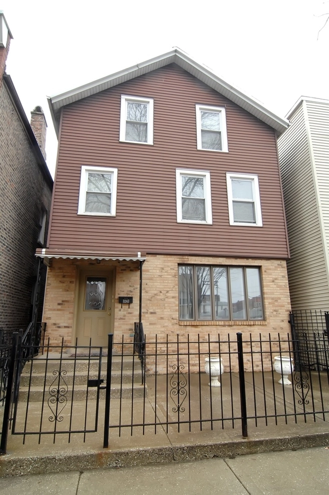Photo of 3243 South Parnell Avenue, Chicago, IL 60616