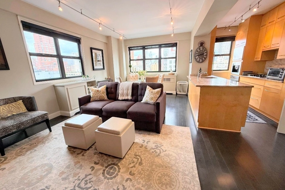 Unit for sale at 240 E 76th Street, Manhattan, NY 10021