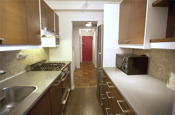 Unit for sale at 140 E 56th St, Manhattan, NY 10022