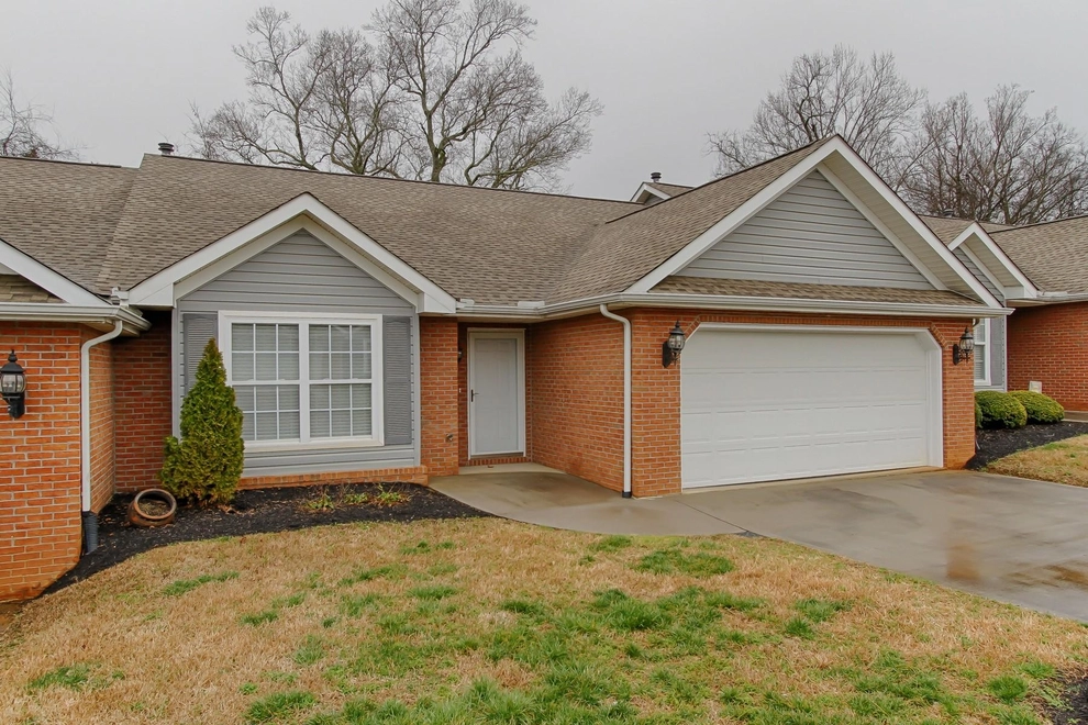 Photo of 8772 Carriage House Way, Knoxville, TN 37923