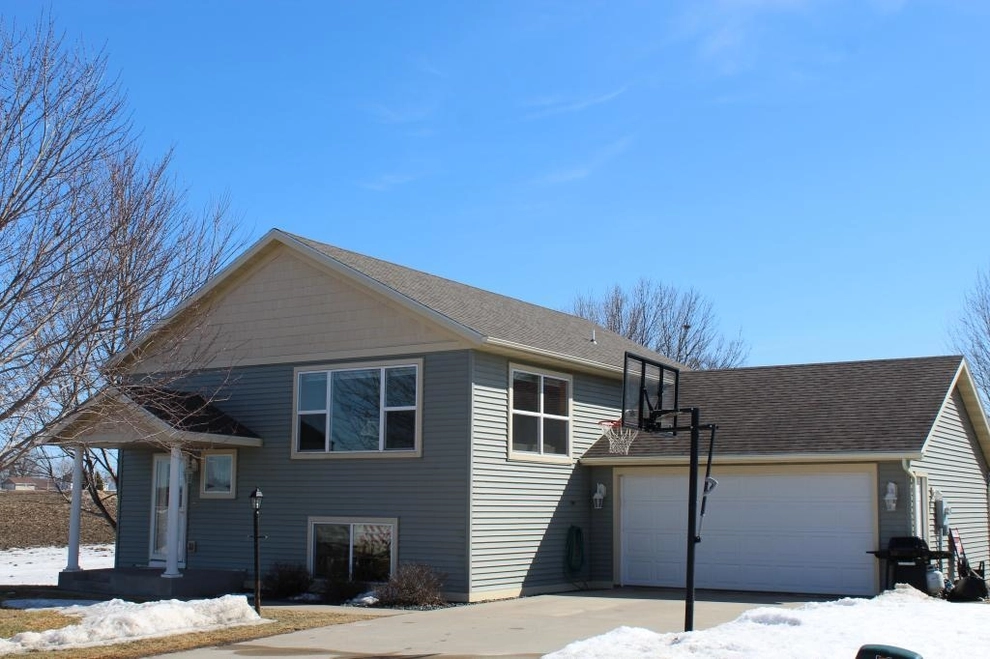 Photo of 815 2nd Avenue Northeast, Plainview, MN 55964