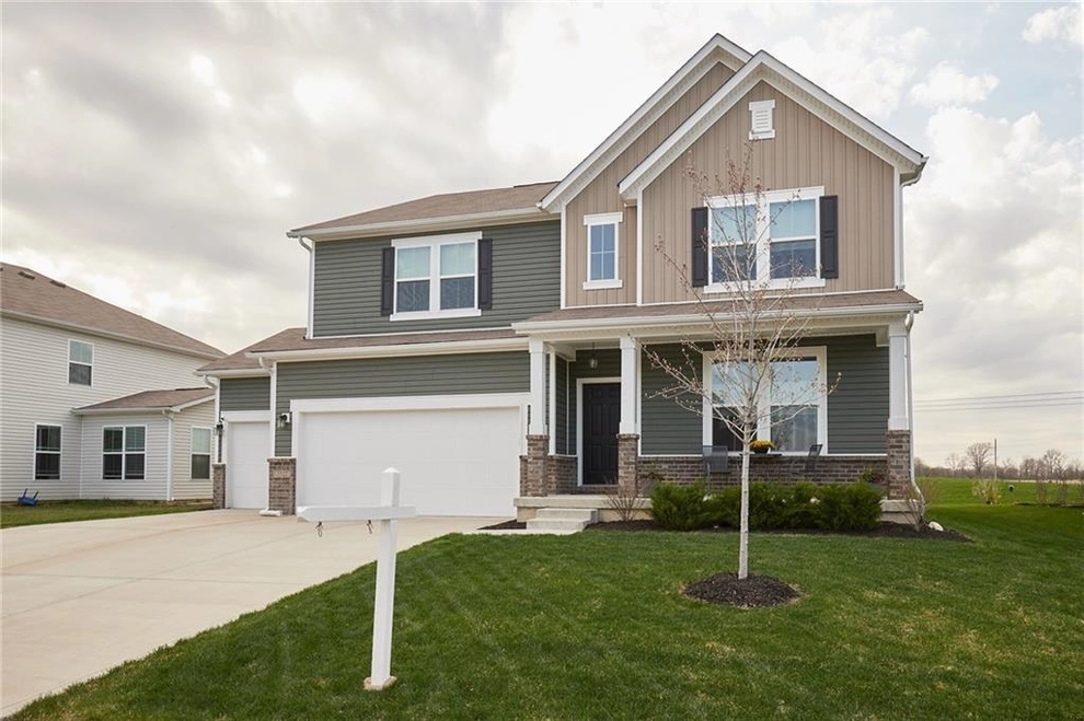 Photo of 7722 Eagle Point Circle, Zionsville, IN 46077