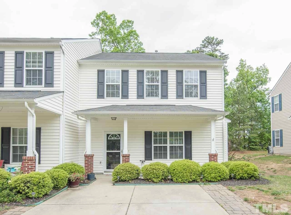 Photo of 122 Cline Falls Drive, Holly Springs, NC 27540