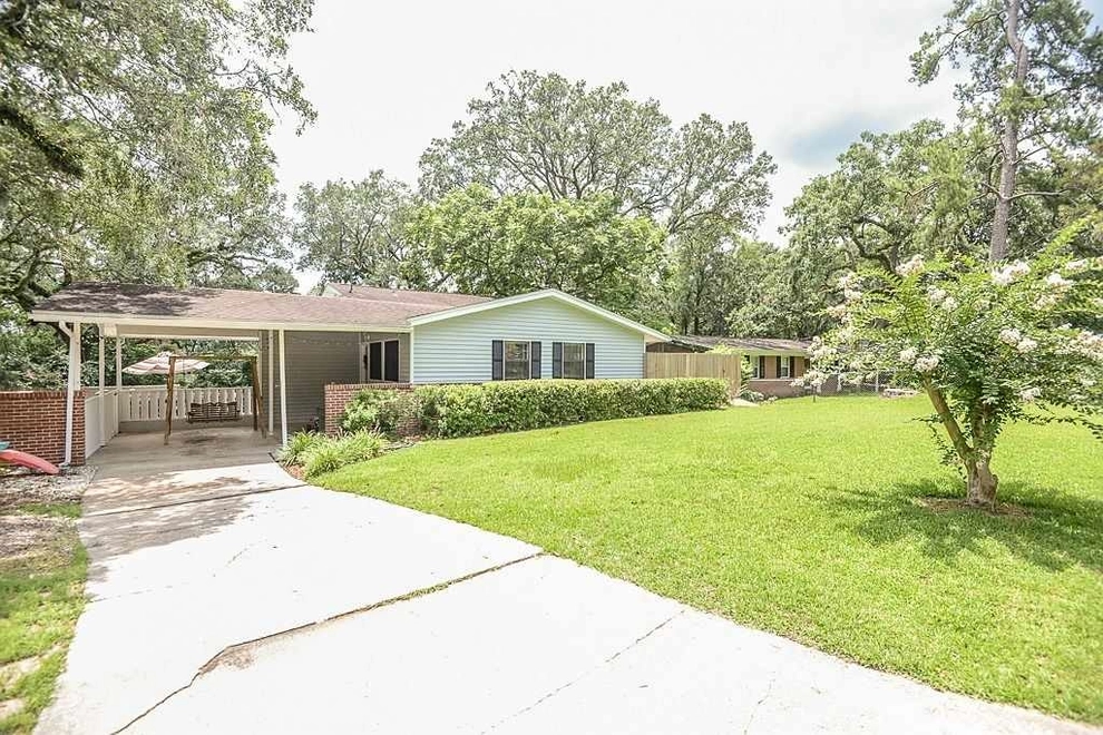 Photo of 911 Chestwood Avenue, Tallahassee, FL 32303