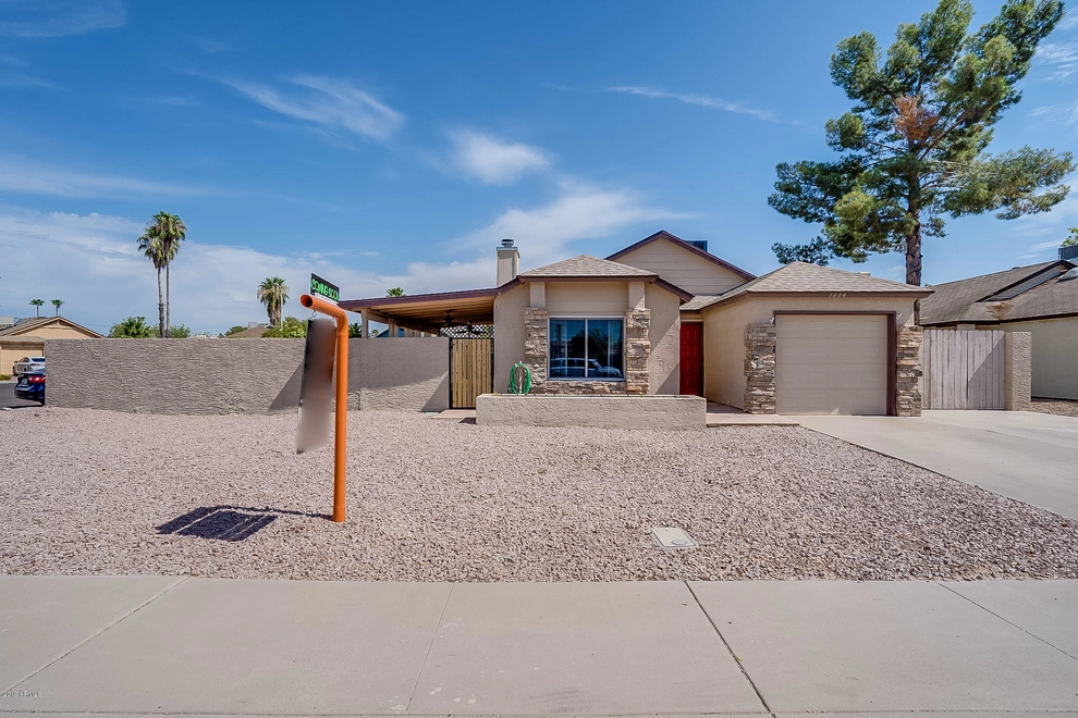 Photo of 1604 West Curry Drive, Chandler, AZ 85224