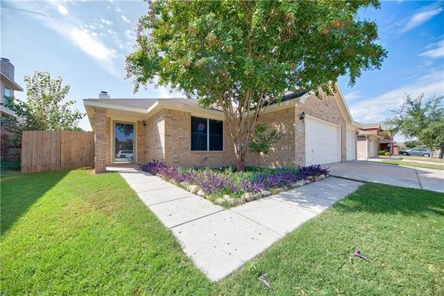 Photo of 737 Sparrow Drive, Fort Worth, TX 76131