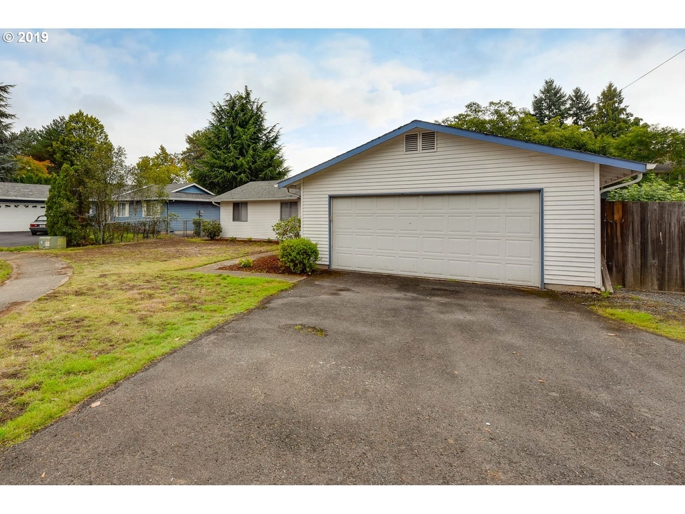 Photo of 104 Southeast 134th Place, Portland, OR 97233