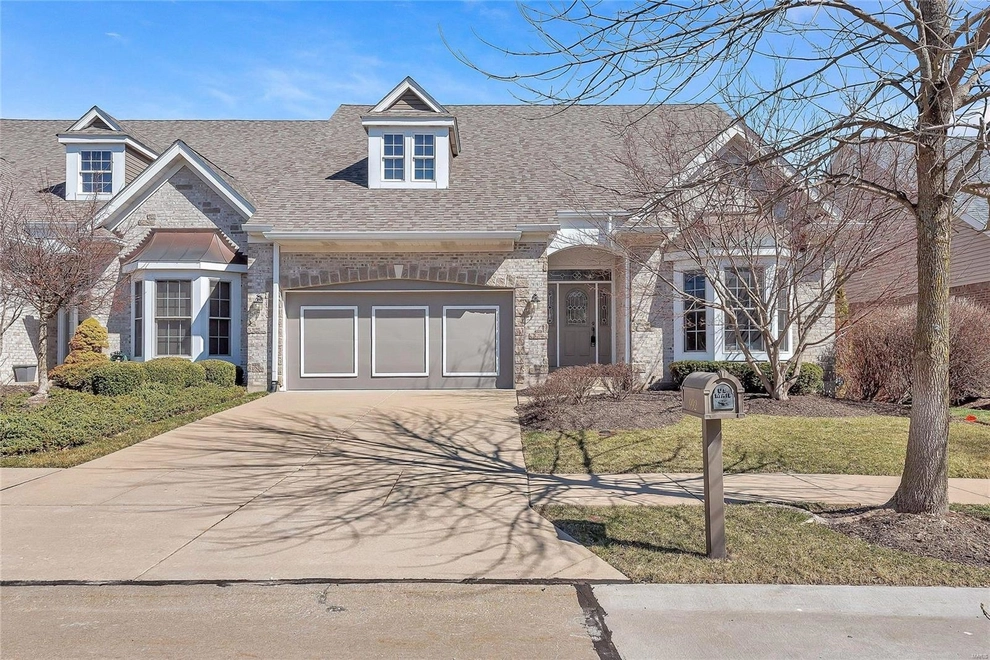 Photo of 992 Chesterfield Villas Circle, Chesterfield, MO 63017